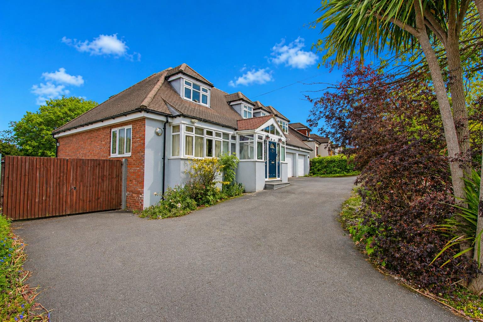 Roundwood Way, Banstead